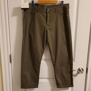 NWT Calvin Klein green crop khaki pants